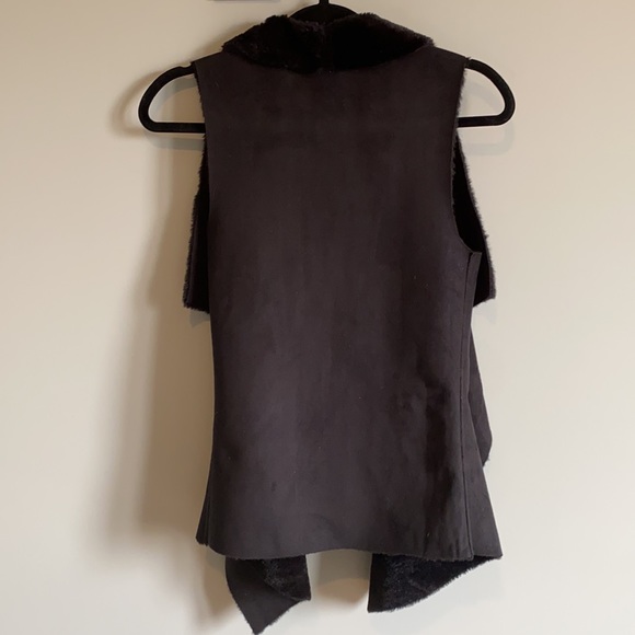 Saks 5th Ave. Black Fur/Suede Reversible Vest- S/M - Picture 4 of 4